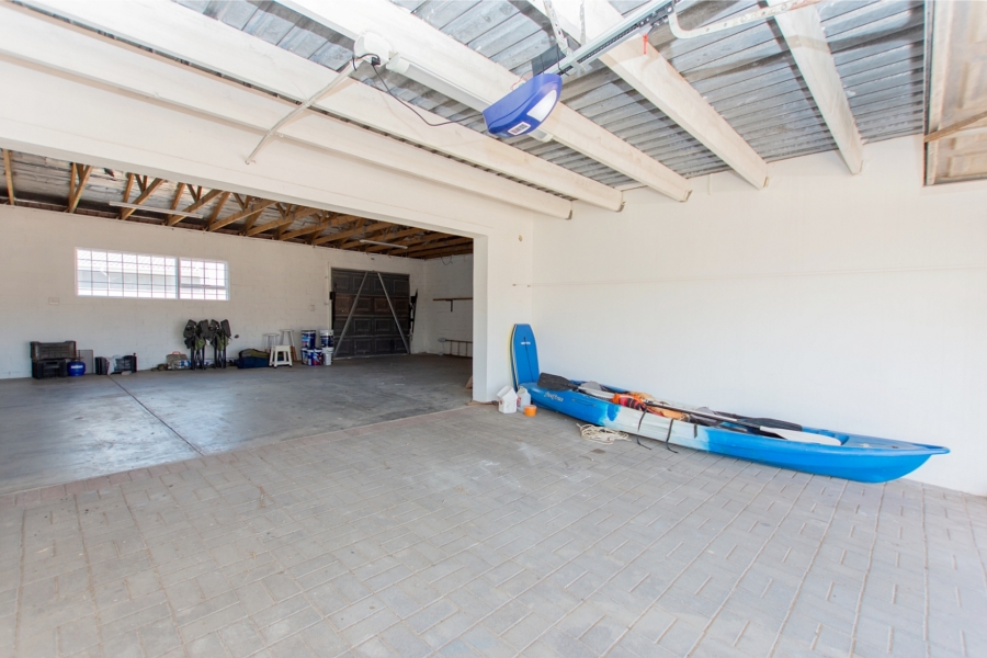 3 Bedroom Property for Sale in Middedorp Western Cape